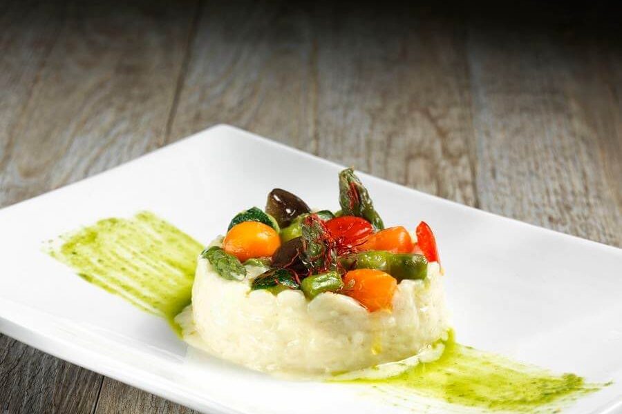Pesce del Sebino con verdure al ristorante Miralago di Bossico